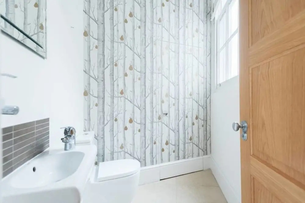Beautifully designed 3 bed apartment in Bayswater