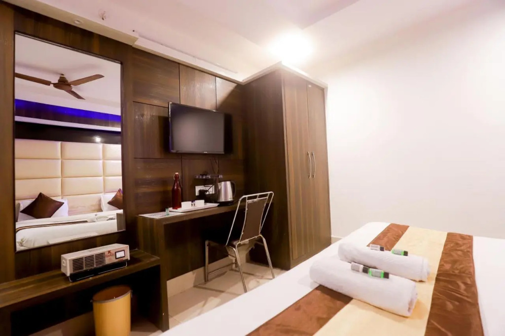 Hotel Grey Castle - Near Haridwar Railway Station