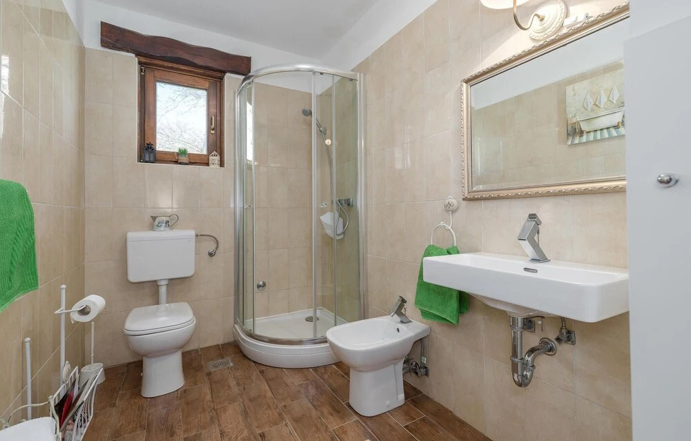 Amazing Home in Vosteni With 3 Bedrooms and Outdoor Swimming Pool
