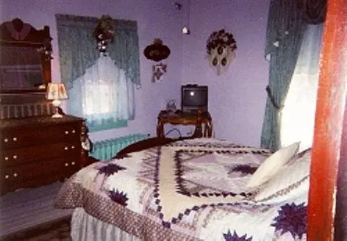 The Homespun Country Inn