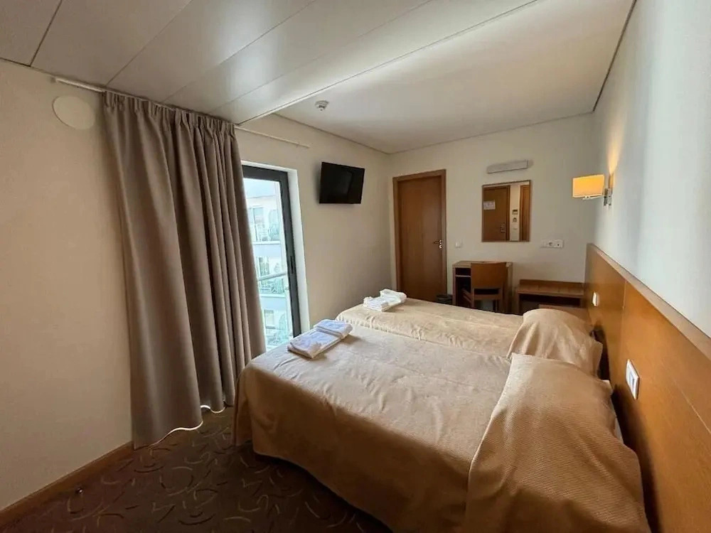 Hotel 13 de Outubro by Umbral
