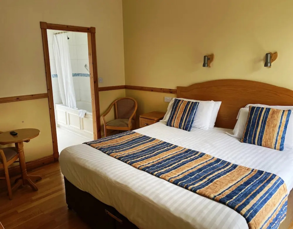 OSheas Hotel