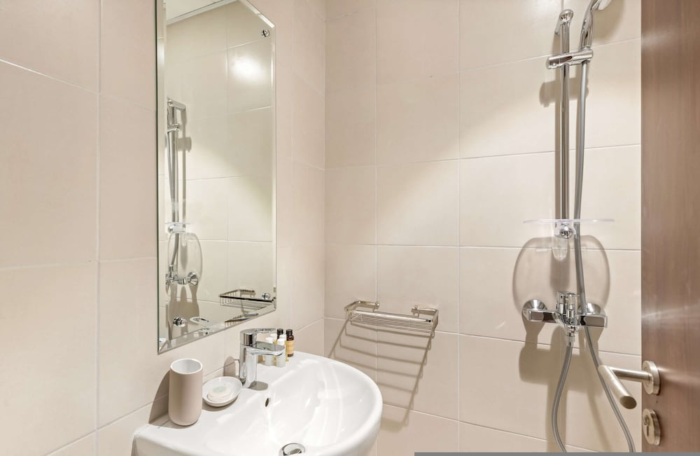 Silkhaus Luxury 2BR Maid Free Beach Access