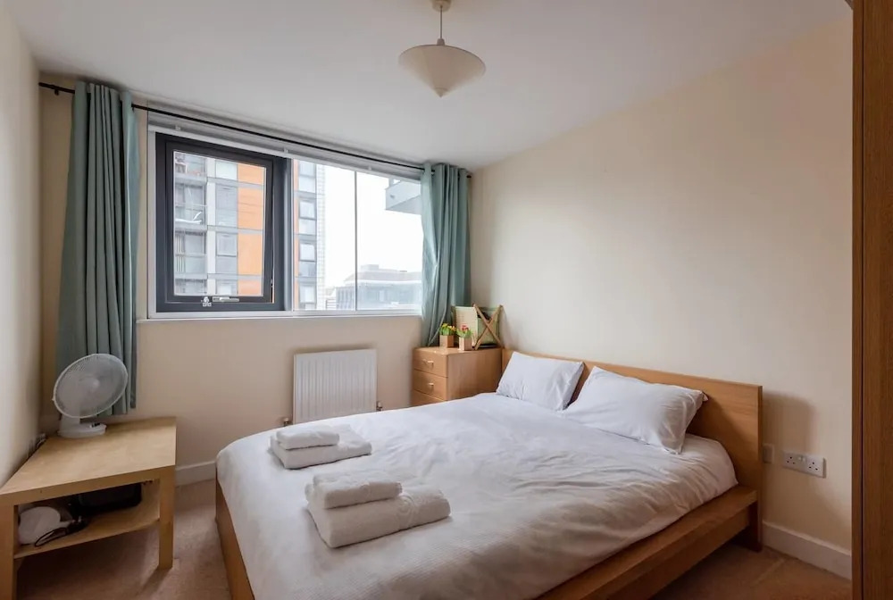 1Br Flat With Balcony And Gym In High Rise Building