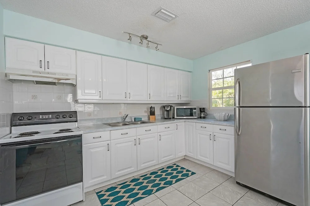 Fairweather Estate #3 - Three Bedroom Apartment