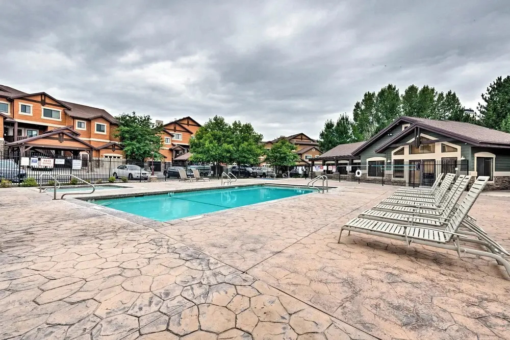 Renovated Condo 8 Miles to Snowbasin Ski Resort!