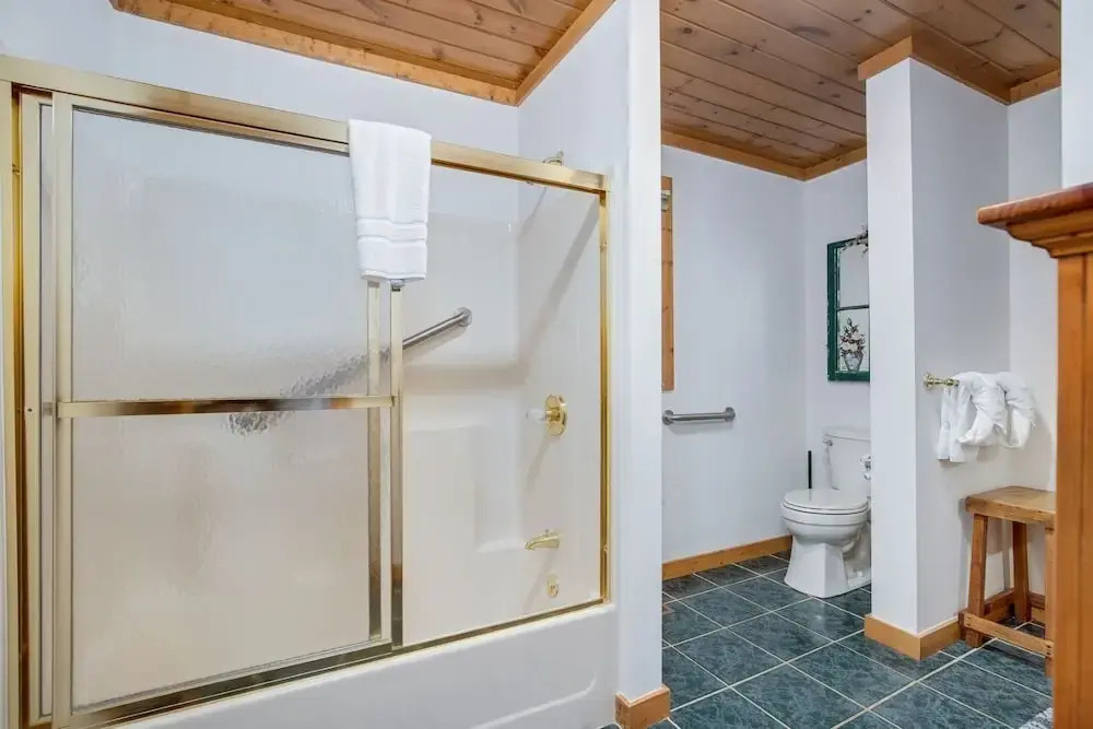 Restoration Retreat At Greenbrier 3 Bedroom Cabin by RedAwning