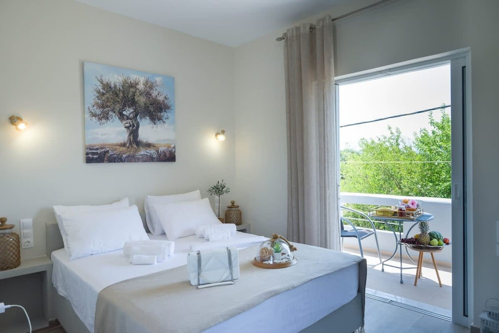 Diana s House 3 - Gytheio Sandy Beach Haven