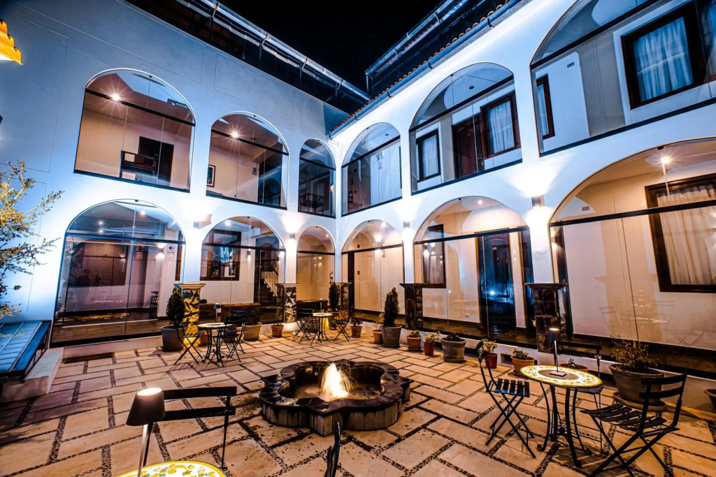 Katari Atojja Puno Hotel
