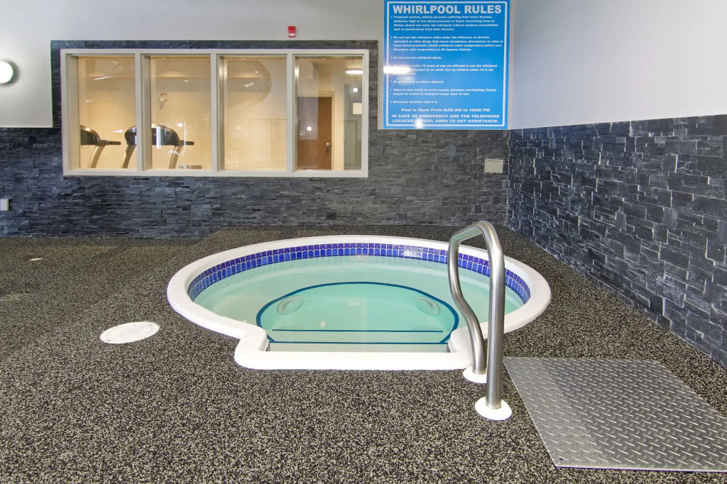 Home Inn & Suites Regina Airport