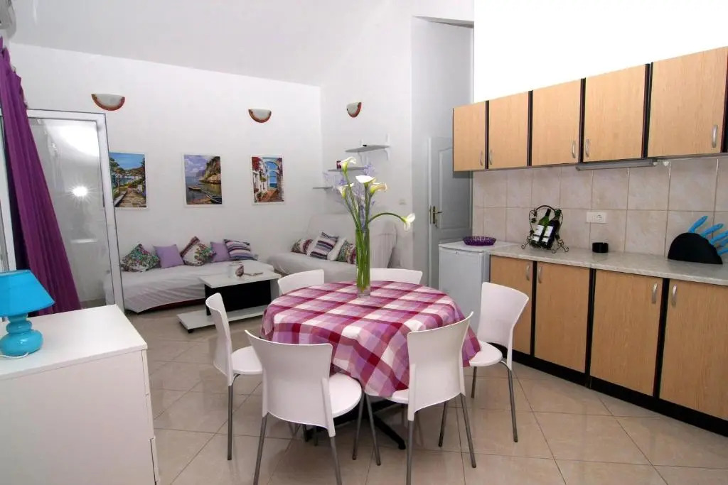 Nikic Apartments