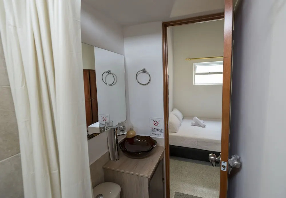 Poblado Guest House