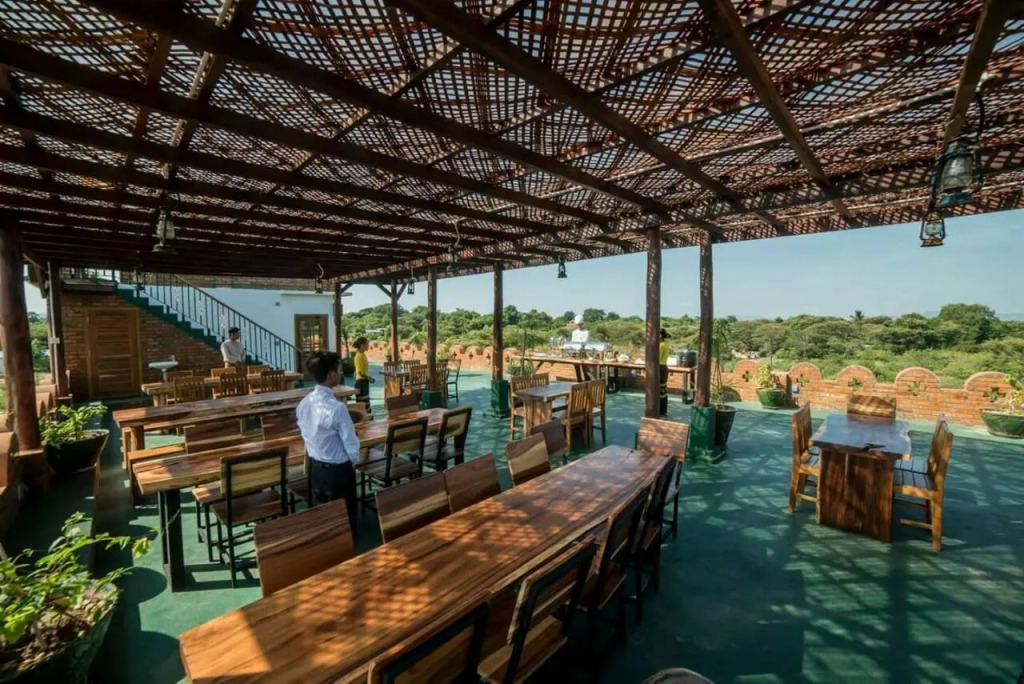 Bagan Vertex Hotel