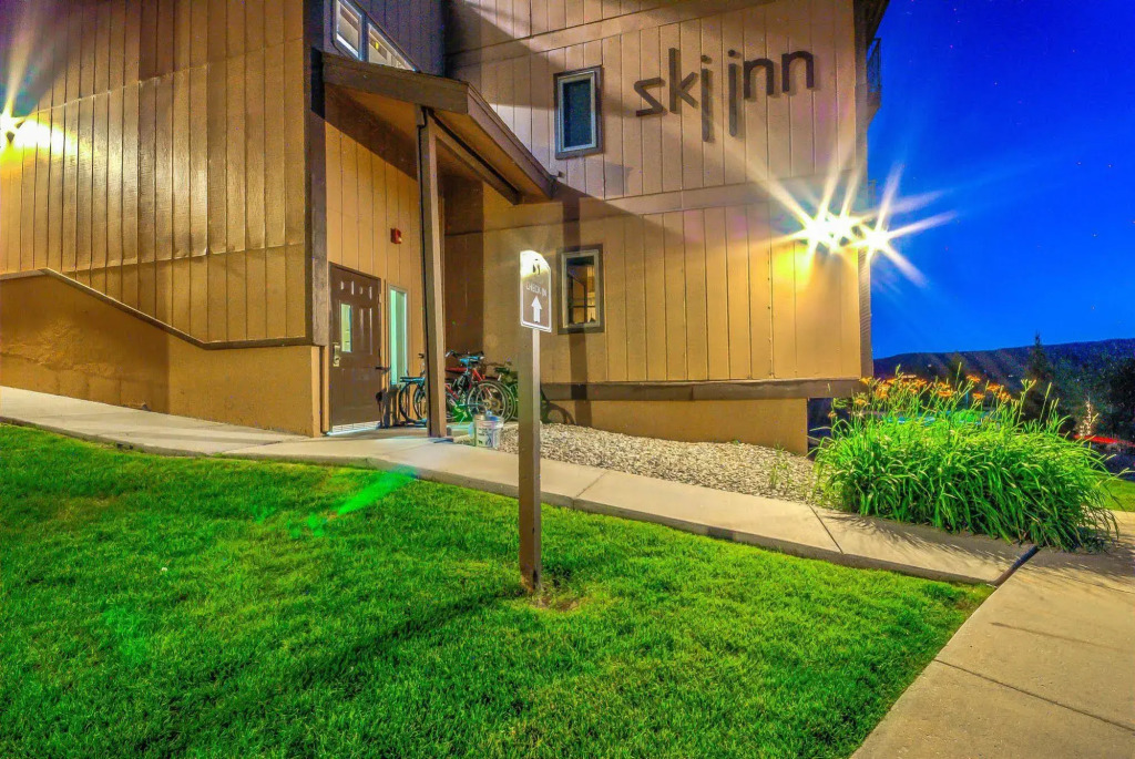 Ski-In/Ski-Out Condo with Shared Hot Tubs, Saunas, Patio, Shuttle to Ski Resort