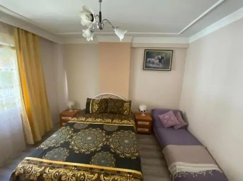 Emniyet Sokak Apartment