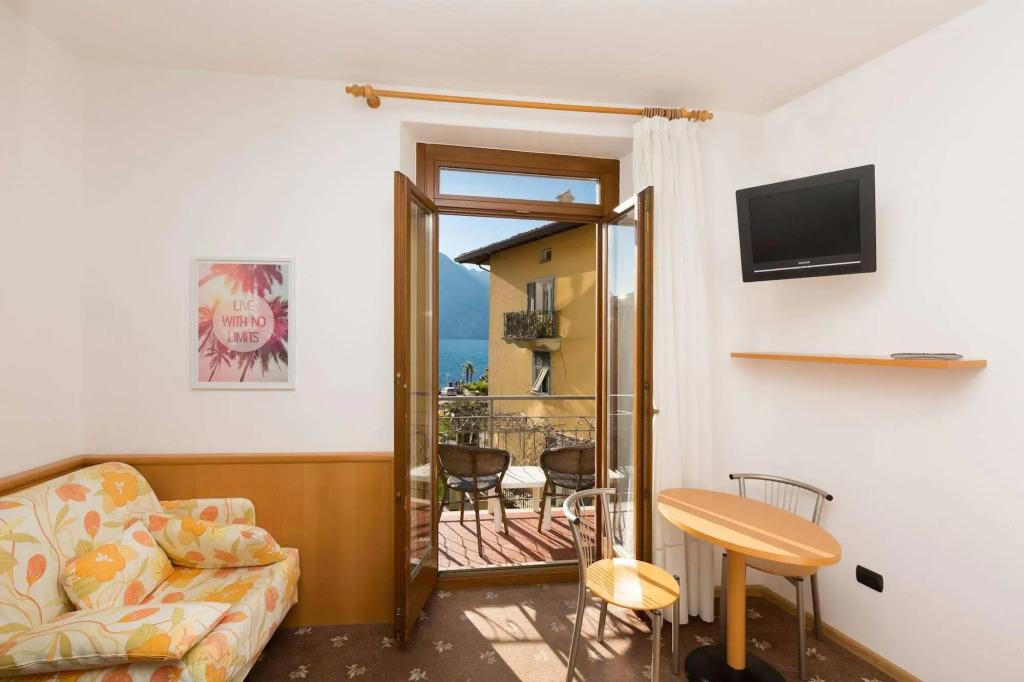 GARDA LIVING APARTMENTS Torbole