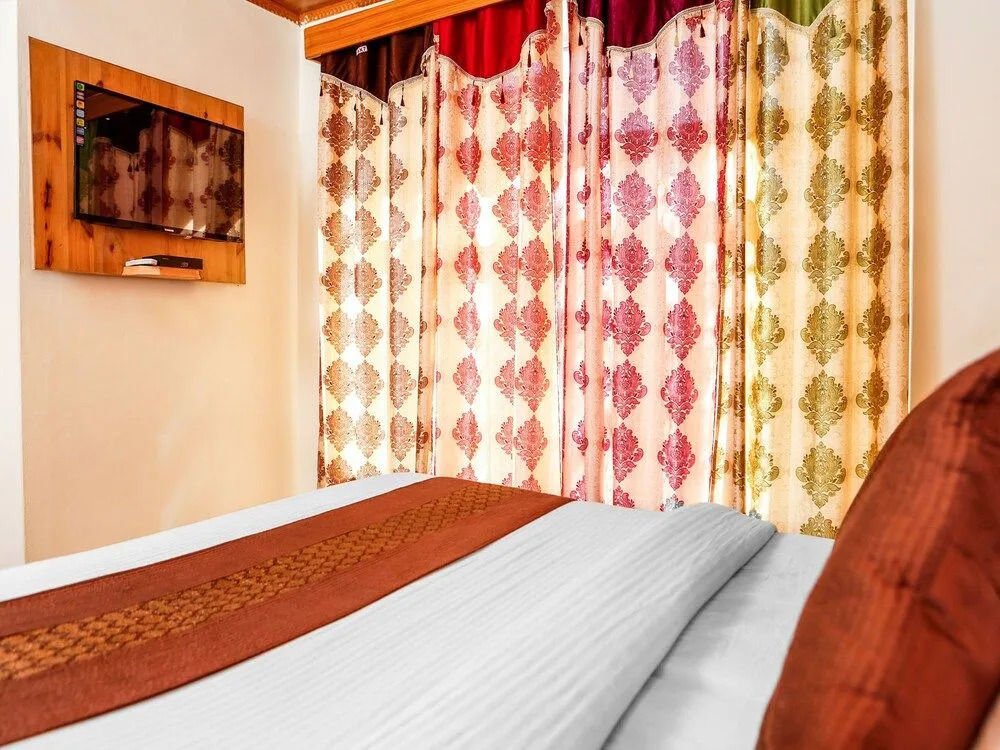 OYO 14082 Hotel Himalayan Stays