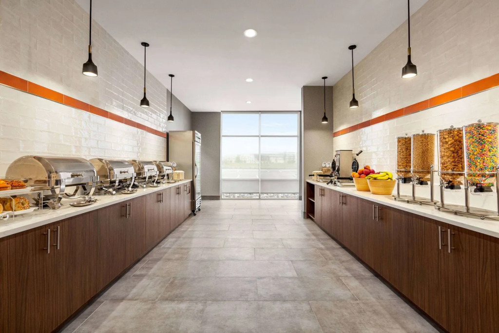 La Quinta Inn & Suites by Wyndham Mount Laurel Moorestown