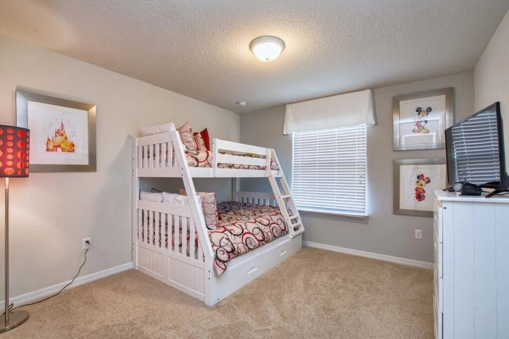 6 Bed House W/pool &spa In Windsor Westside 3708ww 6 Bedroom Home