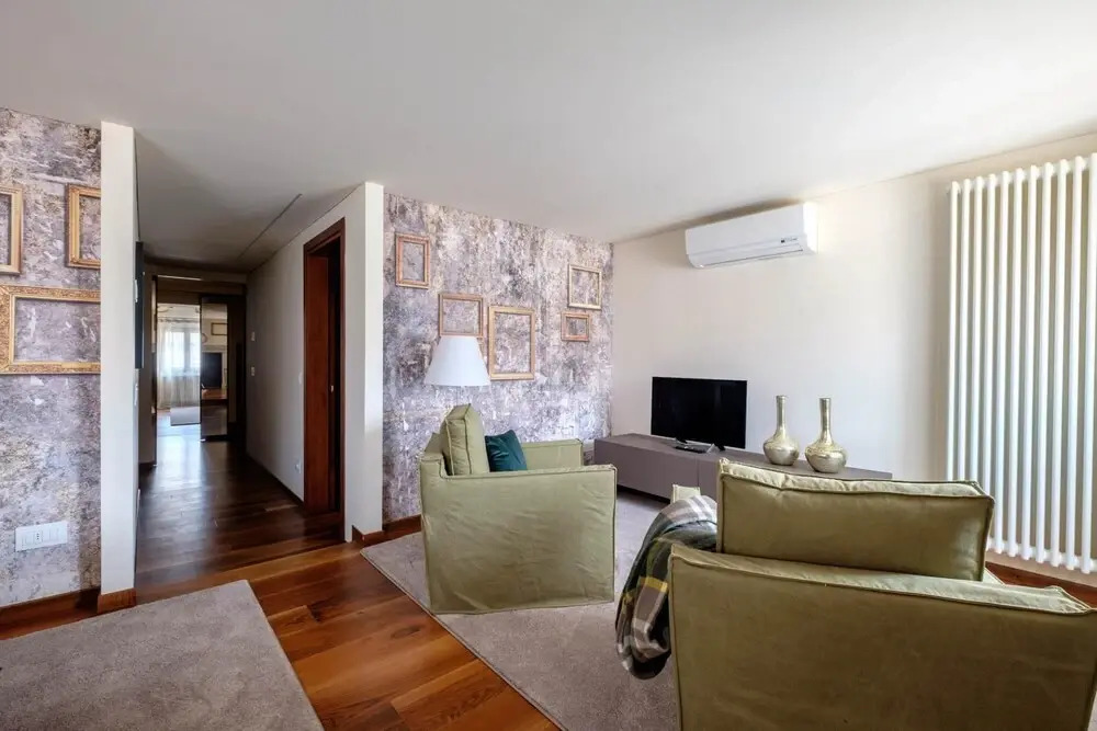 Lido - Stylish San Marco Apartment on Grand Canal
