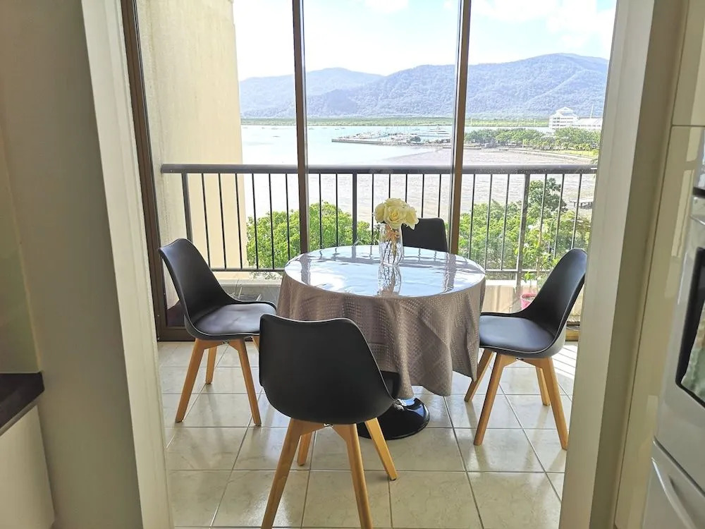 Cairns Ocean View Apartment