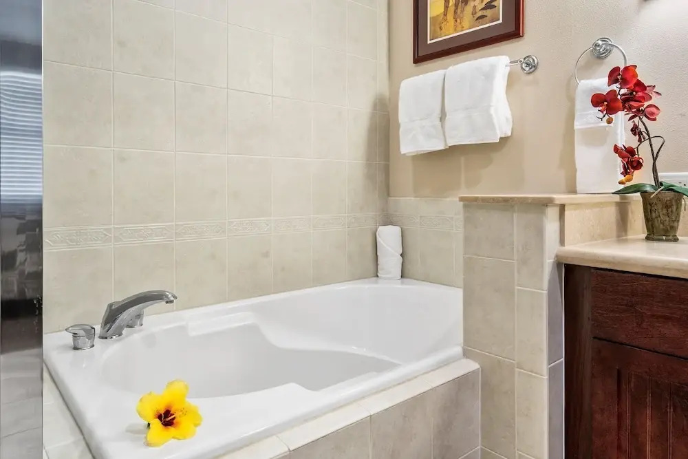 2 Bdrm Plus Loft - AC & Wifi - Concierge Included - Lanai!! - Vrkcv