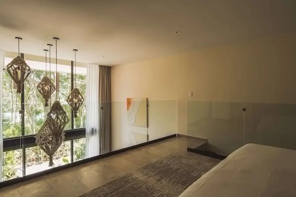 Beautiful Jungle Loft With Rooftop Pool and Gym