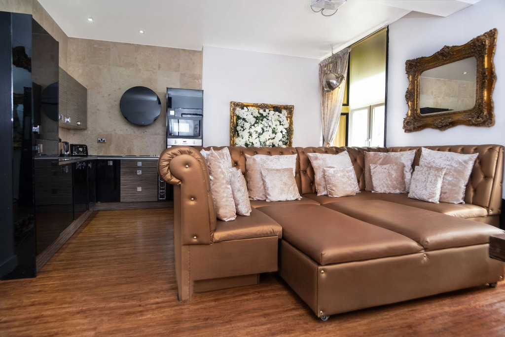 Signature Living Bold Street