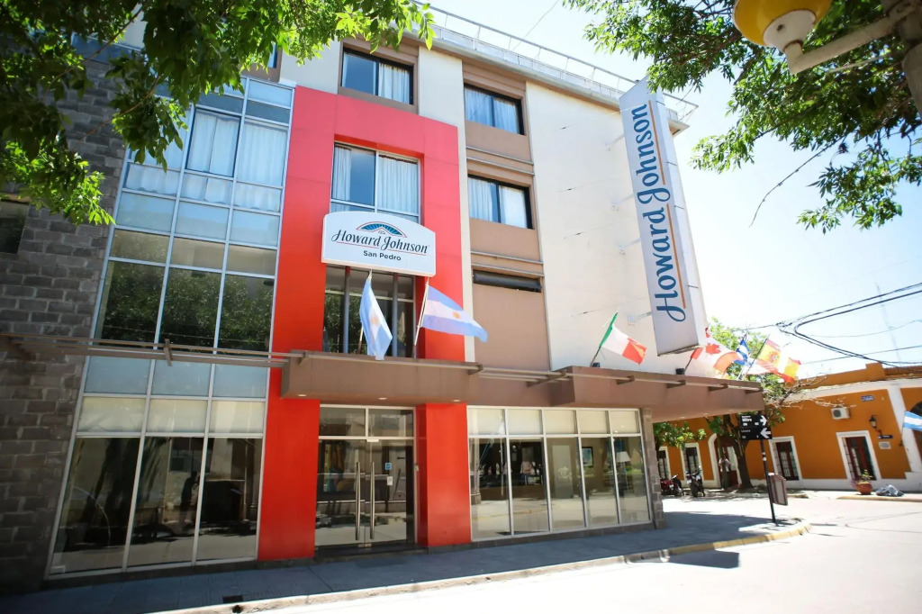 Howard Johnson by Wyndham San Pedro