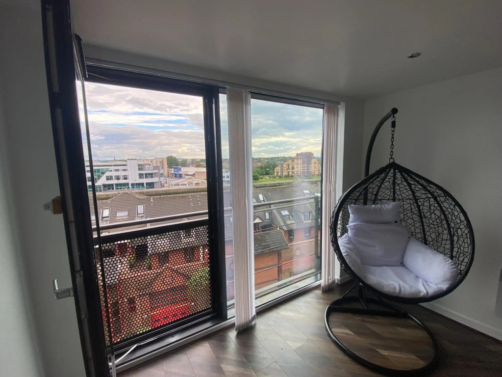 Secc/Hydro Modern 6Th Floor 2Br Apartment, Great Views & Free Parking
