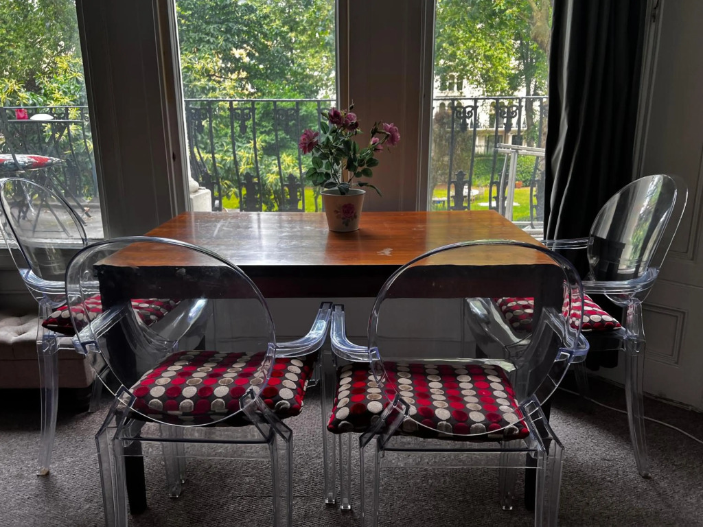 Hyde Park Studio Apartment With Private Terrace