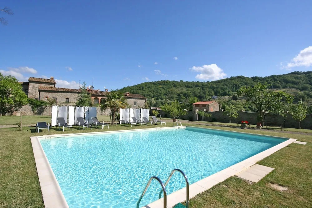 Villa Capolona by PosarelliVillas