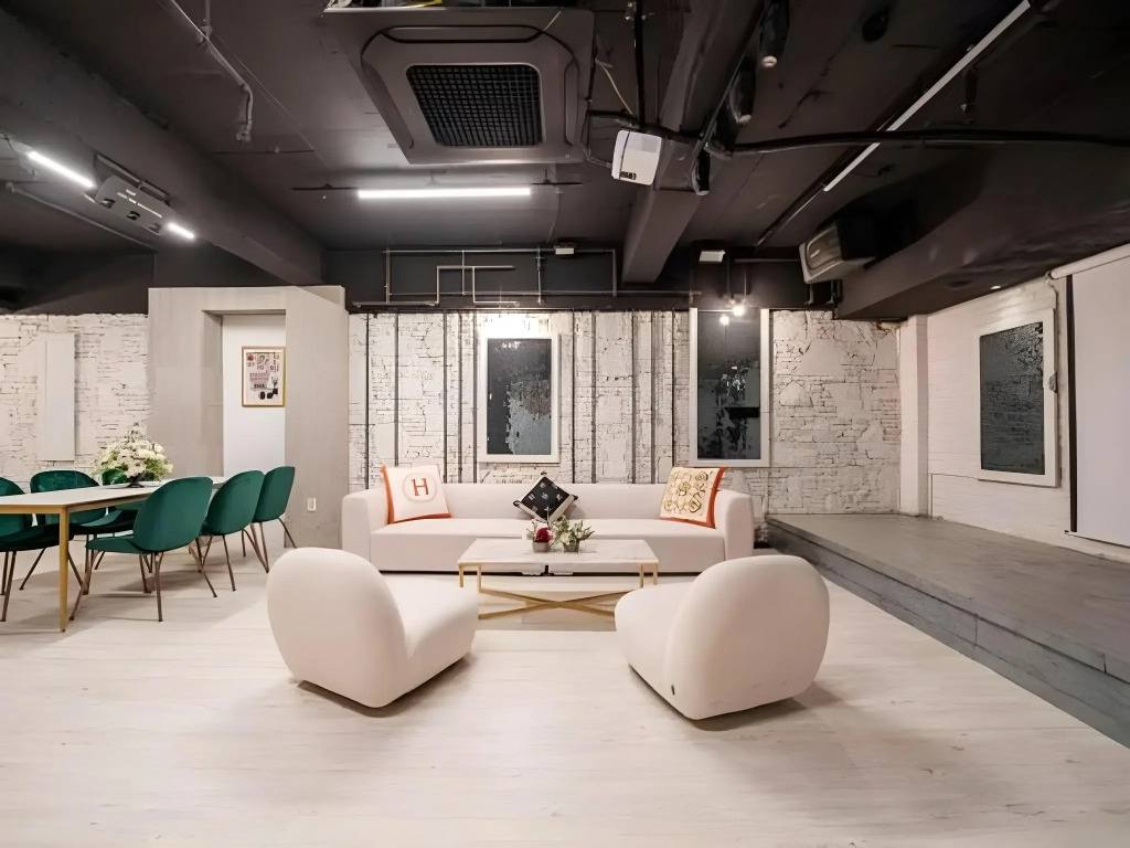 Hotel27