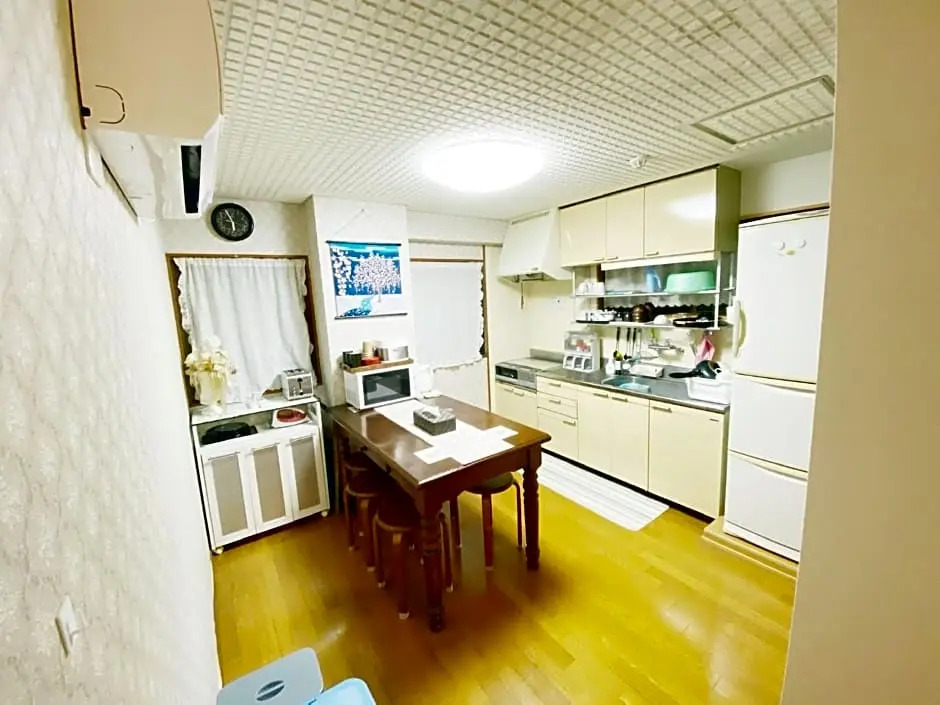 GuestHouse017徳島個室 飲食街中心 阿波踊り会館7分 文理&徳島大学 アスティとくしま車8分