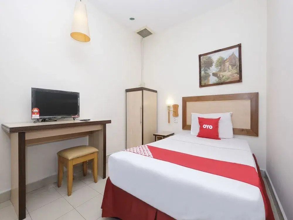 OYO 89968 Sri Sutra Hotel
