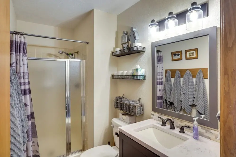 Ski-in, Ski-out Brian Head Condo w/ Fireplace!