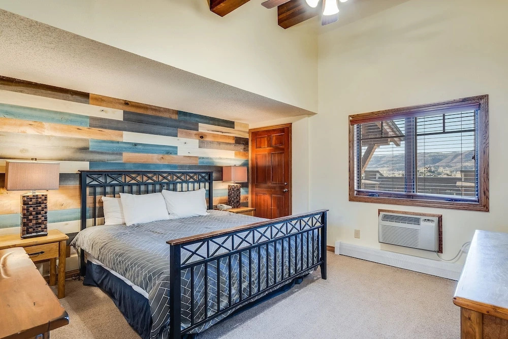 Phoenix 208 4 Bedroom Townhouse by RedAwning