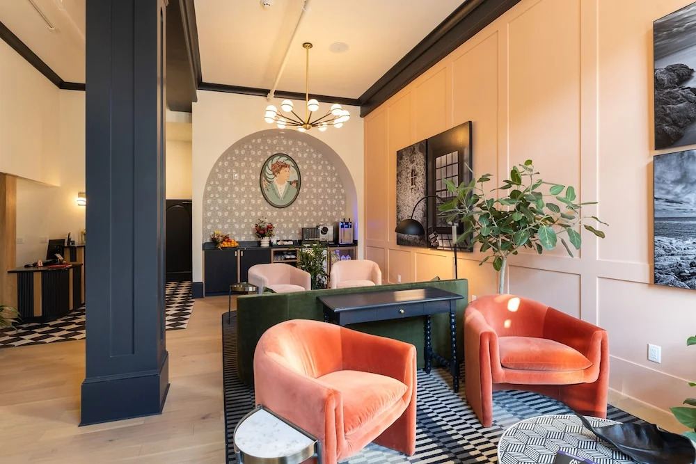 Hotel Thaxter