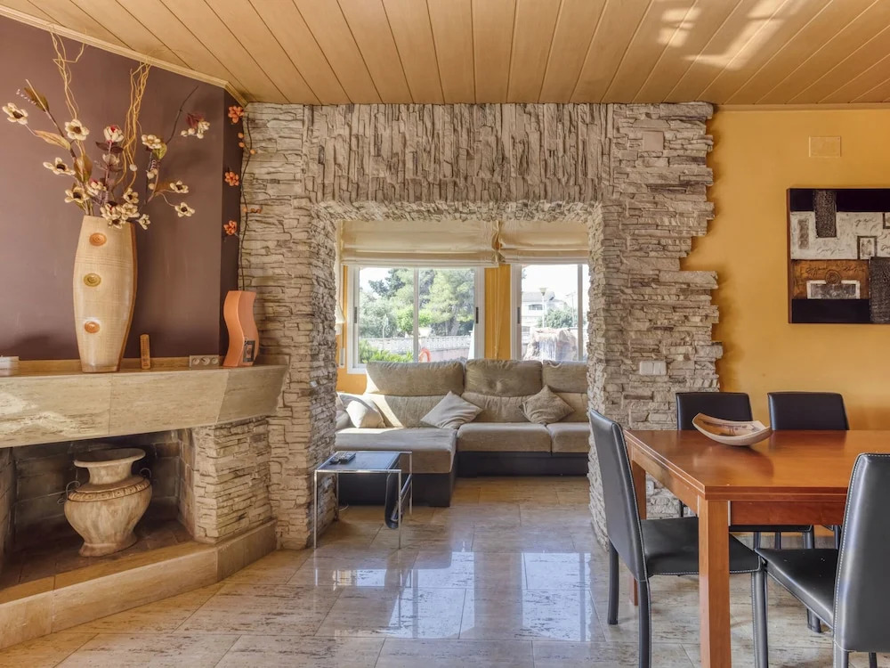 Villa Near Beach & Wineries