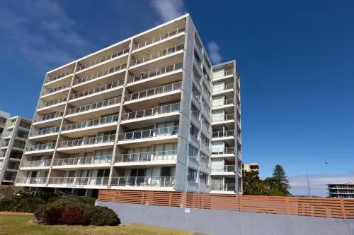 Ebbtide, Unit 04, 2-6 North Street