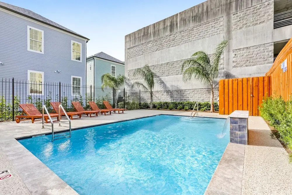 5BR with Pool - Great for Families - Near Everything