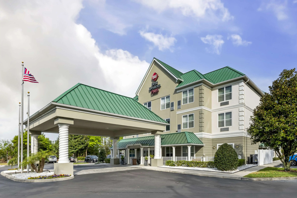 Best Western Plus First Coast Inn and Suites