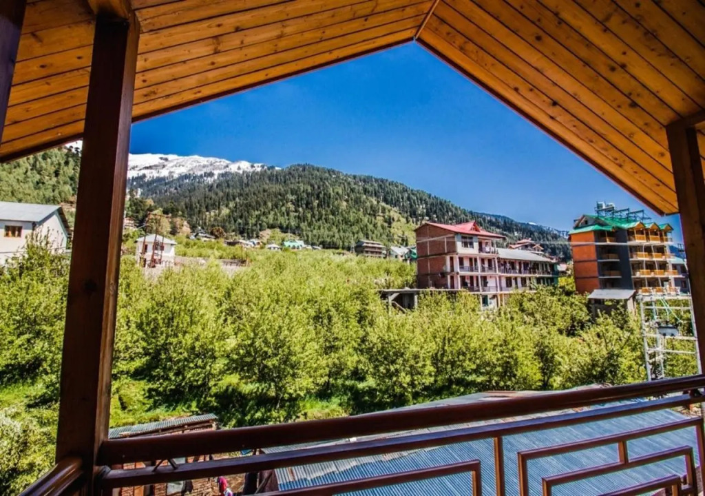 OYO 1837 Hotel Golden Meadows
