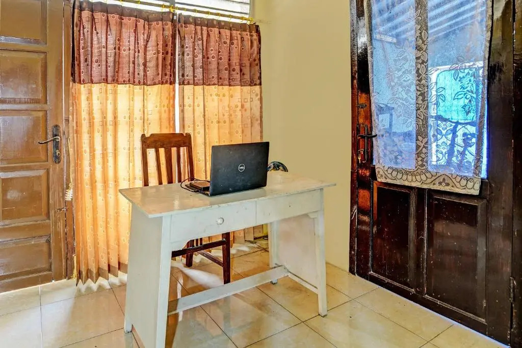 SPOT ON 92372 Rinda Homestay Syariah & Resto