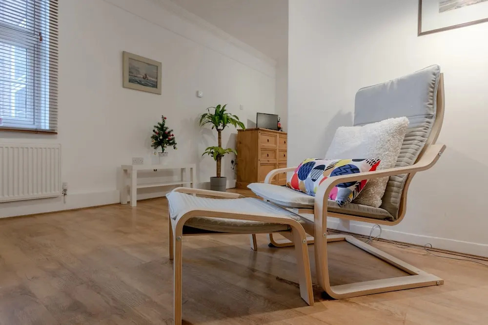 2 Bedroom Apartment in Wapping
