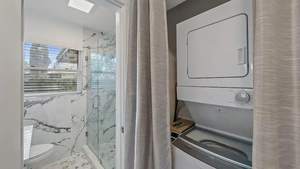 Urban Nest On 8th 4 Bedroom Home