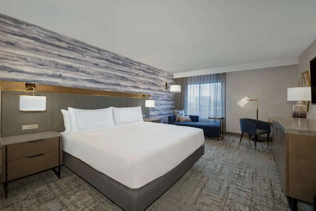 DoubleTree by Hilton Kingston - Newly Renovated