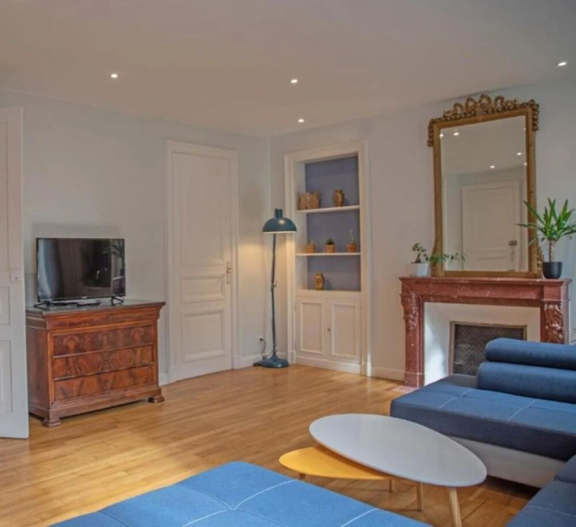 VILLA ILIXON - Appartements privés proche du centre de Luchon, parking, billard, jardin