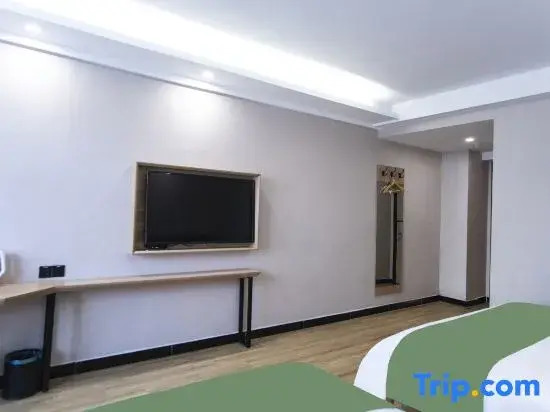Shell Hotel (Fei County Dongfang Shopping Plaza Ginkgo Jin Street)