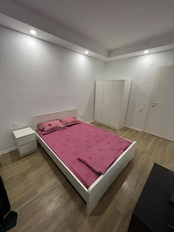 Cosmopolis Single Bedroom Apartment 204
